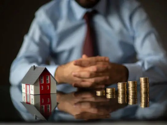 Naples vs Miami: A Comparison of Markets, Lifestyles, and Safety